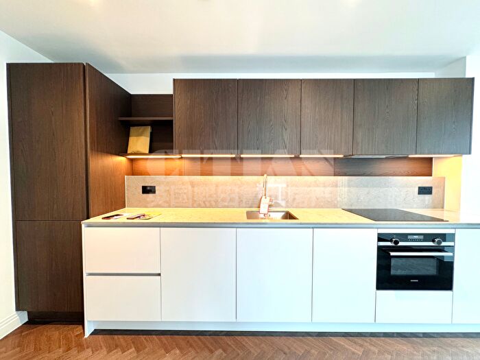 1 Bedroom Apartment To Rent In Halcyon House, Eden Place, London, E16