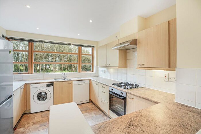 4 Bedroom Town House To Rent In Mara Place, Campbell Park, Milton Keynes, MK9
