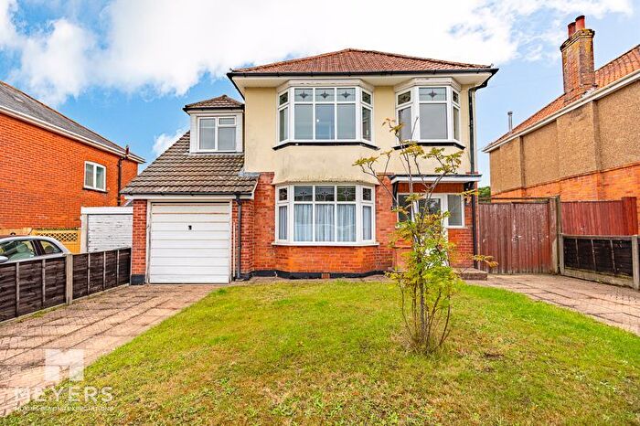 4 Bedroom Detached House For Sale In Uplands Road, Bournemouth, BH8