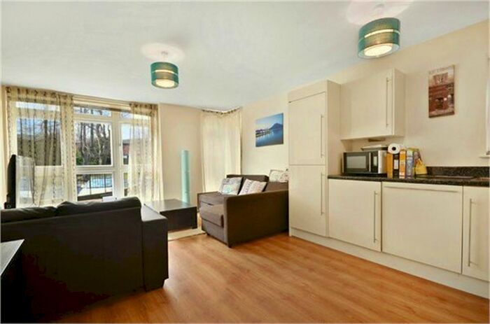 2 Bedroom Flat To Rent In Hill House, Park Hill Road, Croydon, CR0