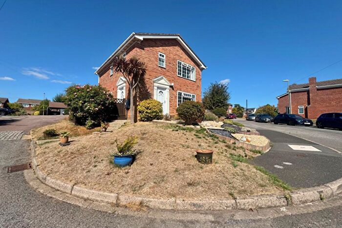 2 Bedroom Maisonette For Sale In Summerfields, Locks Heath, SO31