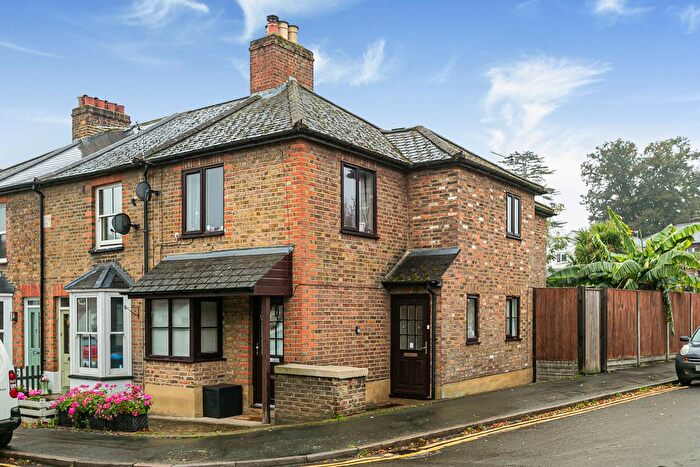 1 Bedroom Maisonette For Sale In Alexandra Road, Englefield Green, Surrey, TW20