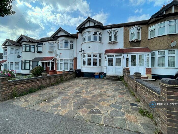 4 Bedroom Terraced House To Rent In Edwina Gardens, Ilford, IG4