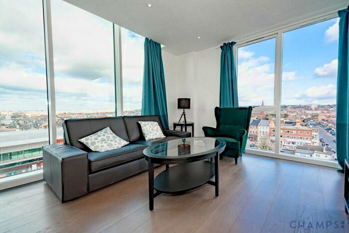 2 Bedroom Flat To Rent In Queenshurst Square, Kingston Upon Thames KT2