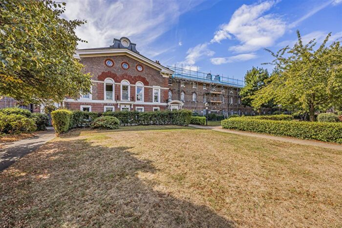 1 Bedroom Flat For Sale In St. Marys Road, Portsmouth, PO3