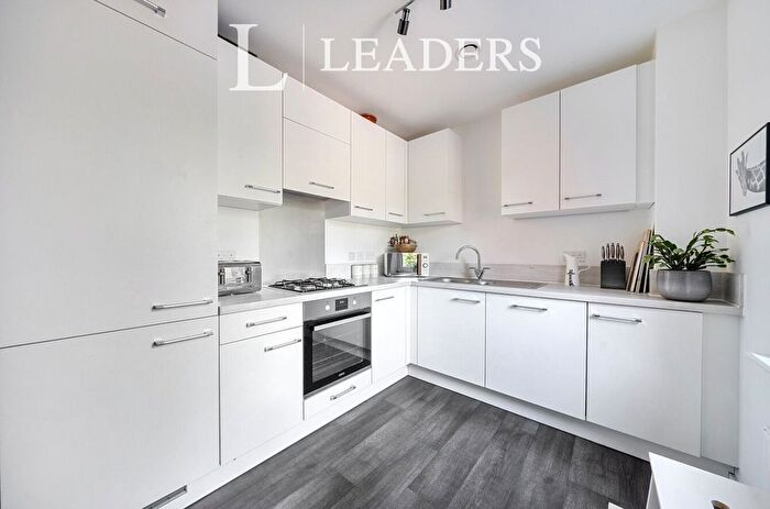 1 Bedroom Flat For Sale In Campion Square, Dunton Green, Sevenoaks, TN14