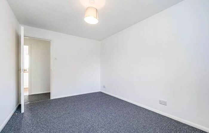 2 Bedroom Flat To Rent In Greenslade Road, Barking, IG11