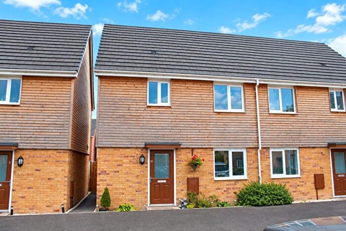 2 Bedroom Property To Rent In Darwin Avenue, Dartford, Kent, DA1