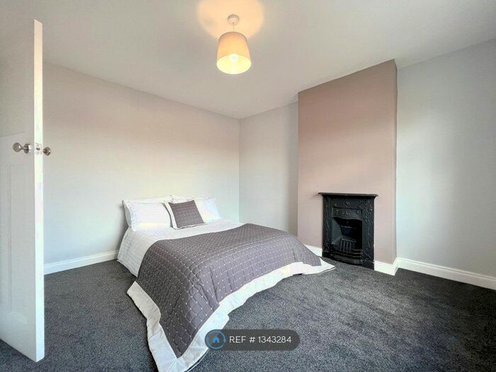 3 Bedroom Semi-Detached House To Rent In Edward Road, Queenborough, ME11