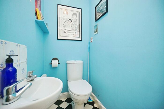3 Bedroom End Of Terrace House For Sale In Mills Drive, Wellington, Somerset, TA21