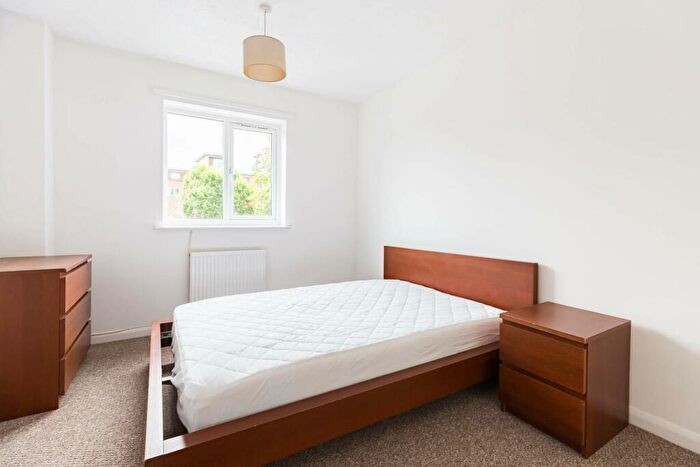 2 Bedroom Flat To Rent In Hewison Street, Bow, London, E3