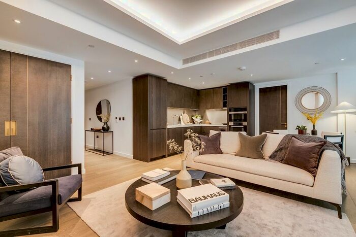 1 Bedroom Flat To Rent In No, Thames City, London, SW8