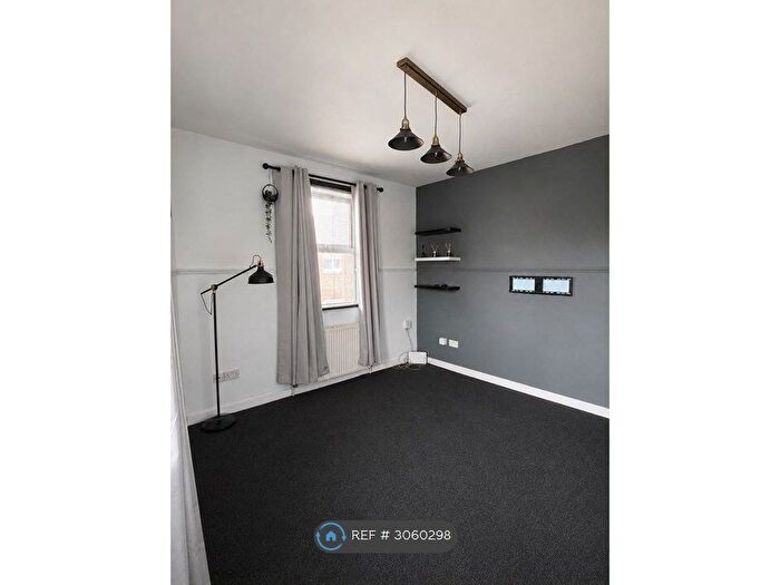 1 Bedroom Flat To Rent In Warsop Vale, Mansfield, NG20