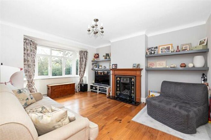 2 Bedroom Flat To Rent In Madison Gardens, Bromley, BR2