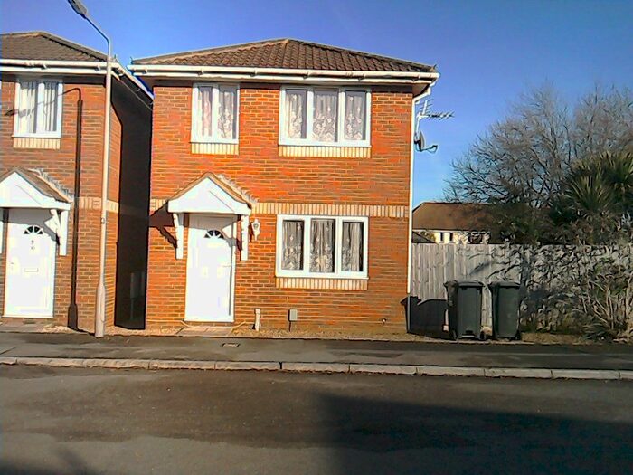 3 Bedroom Detached House To Rent In Widget Close, Bournemouth, BH11