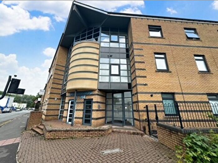 2 Bedroom Flat To Rent In Charnwood House, Marsh Street, Bristol, BS3