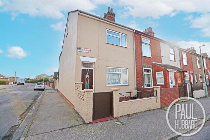 4 Bedroom End Of Terrace House For Sale In May Road, Lowestoft, NR32