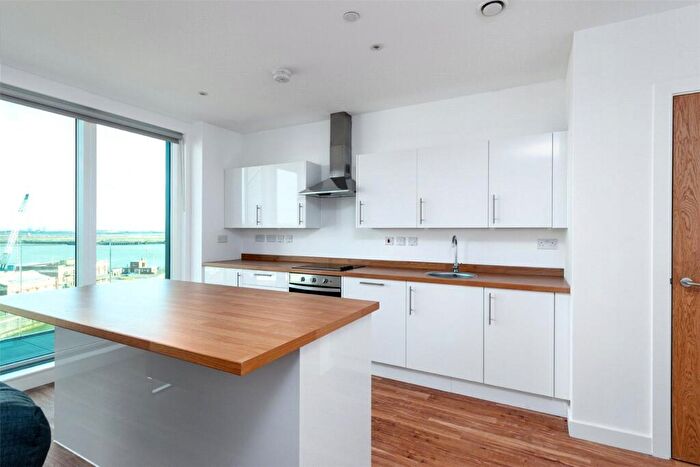 1 Bedroom Flat For Sale In Chatham Waters, North House, Gillingham Gate Road, Gillingham, ME4