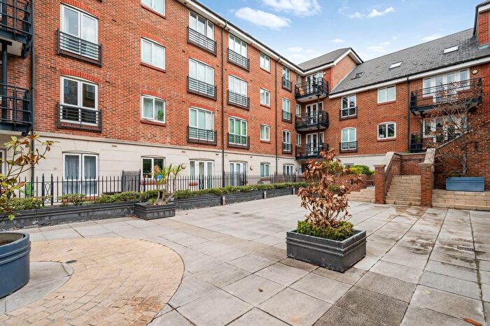 2 Bedroom Flat For Sale In Dorey House, TW8