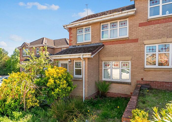 3 Bedroom Semi-Detached House For Sale In Perrays Grove, Dumbarton, G82