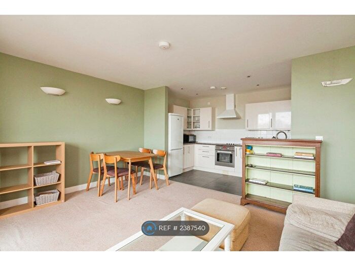 1 Bedroom Flat To Rent In Clarson House, London, SE5
