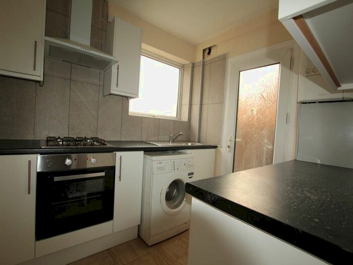 2 Bedroom Maisonette To Rent In Sandow Crescent, Hayes, Middlesex UB3
