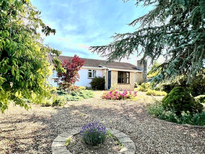 3 Bedroom Detached Bungalow To Rent In Sarum Way, Calne, SN11