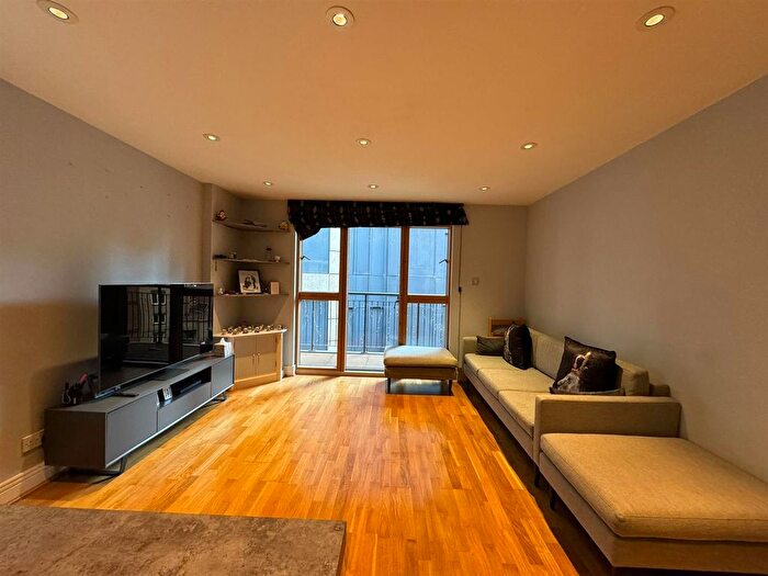 2 Bedroom Flat To Rent In Aldersgate Street, London, EC1A