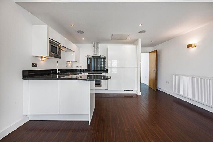 2 Bedroom Duplex To Rent In Western Gateway, Alaska Apartments, E16