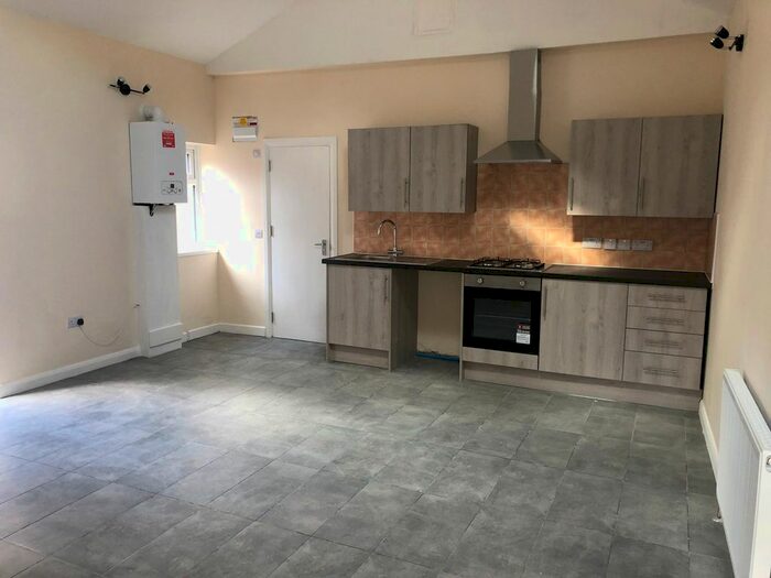 Studio To Rent In Goresbrook Road, Dagenham, RM9