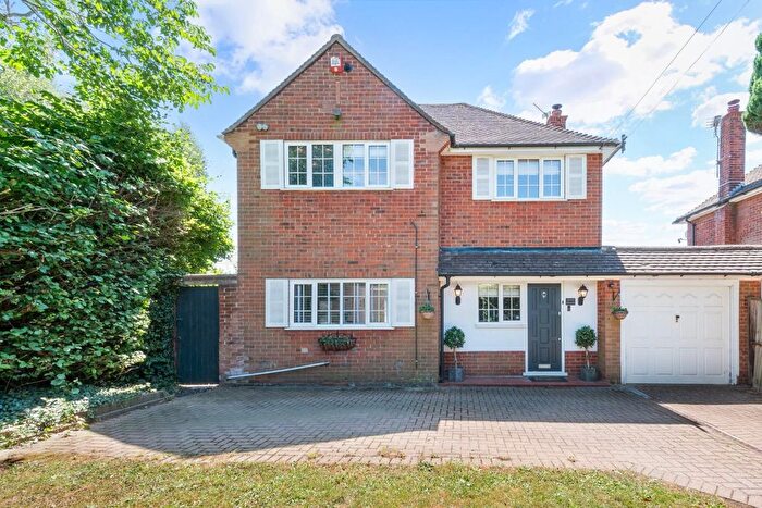 3 Bedroom Detached House For Sale In Smithy Close, Lower Kingswood, KT20