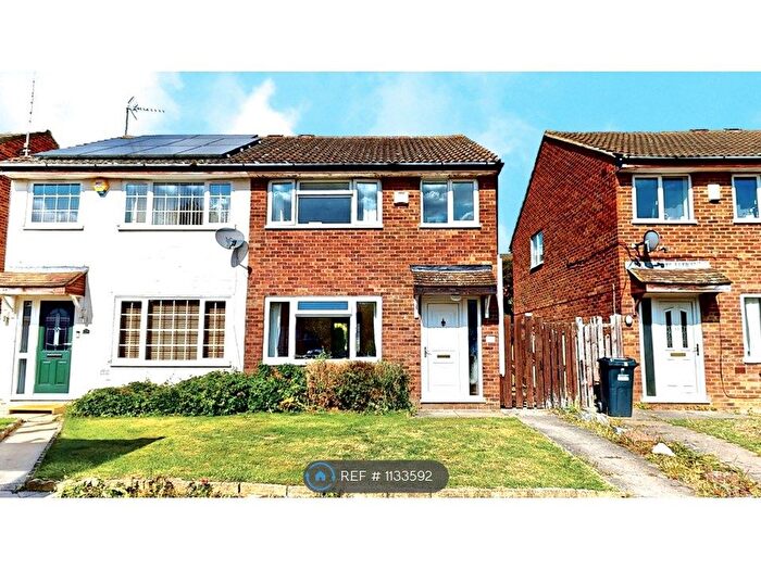 3 Bedroom Semi-Detached House To Rent In Wallingford, Bradville, Milton Keynes, MK13