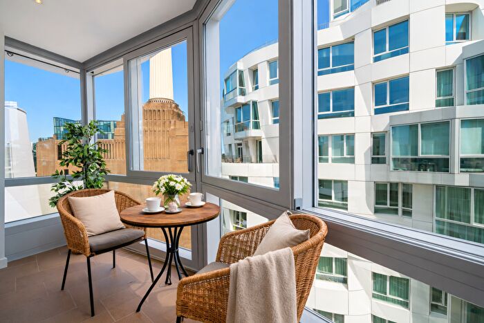 2 Bedroom Apartment To Rent In Prospect Way, London, SW11