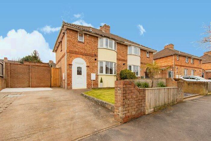 3 Bedroom Property To Rent In Outer Circle, Taunton, TA1