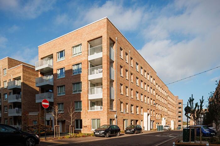 3 Bedroom Flat To Rent In Frogley Park, Barking, IG11
