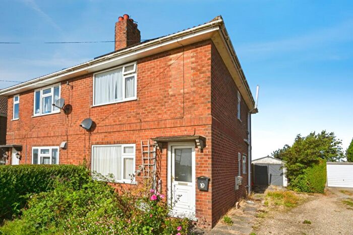 3 Bedroom Semi-Detached House For Sale In Parsons Drove, Holland Fen, Lincoln, LN4