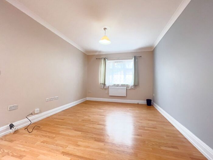 1 Bedroom Property To Rent In Long Lane, Hillingdon, UB10