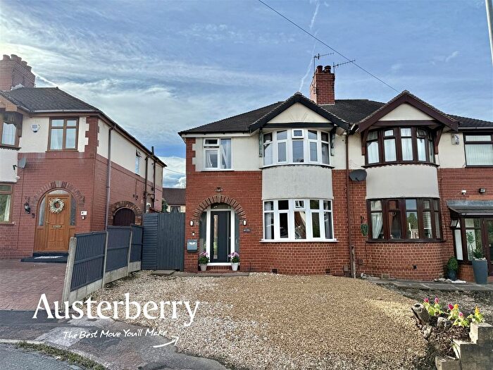 3 Bedroom Semi-Detached House For Sale In Grove Avenue, Heron Cross, Stoke-On-Trent, ST4