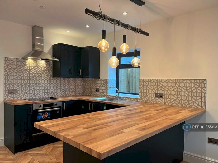 2 Bedroom Flat To Rent In Heath, Cardiff, CF14