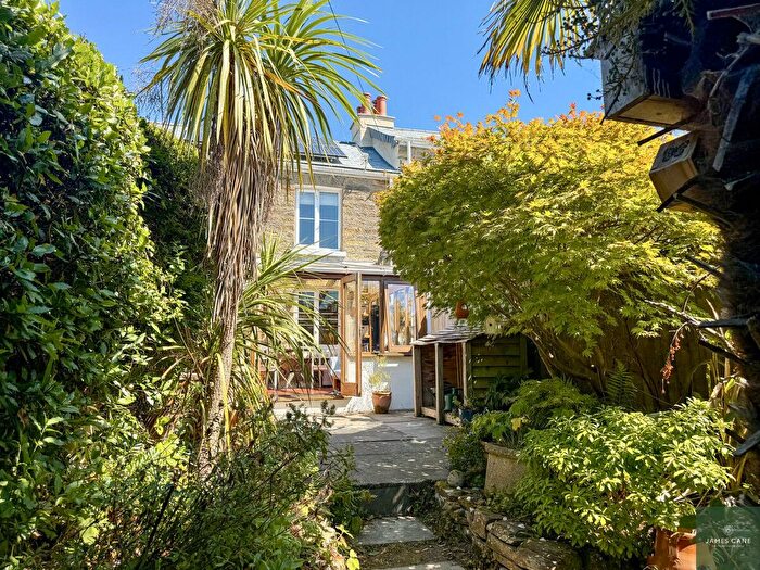 2 Bedroom Cottage For Sale In St. Clements Terrace, Truro, TR1