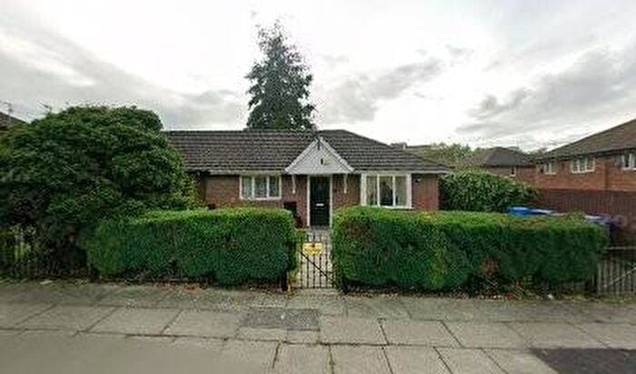 2 Bedroom Semi-Detached Bungalow To Rent In Upper Pitt Street, Liverpool, Merseyside, L1
