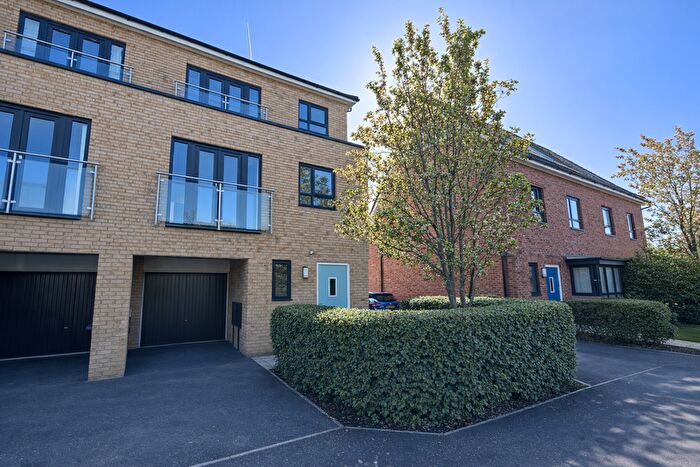 4 Bedroom Semi-Detached House To Rent In Mallow Drive, Salford, M7