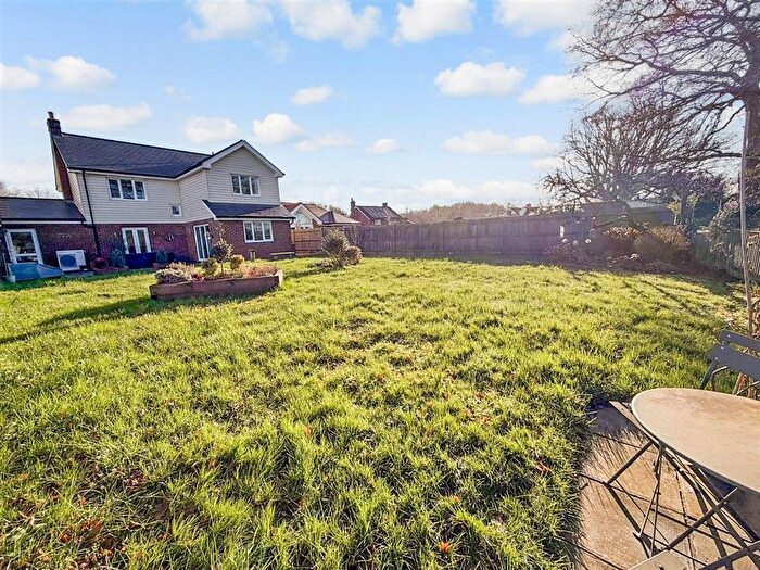 4 Bedroom Link Detached House For Sale In Bannisters Croft, Blindley Heath, Lingfield, Surrey, RH7