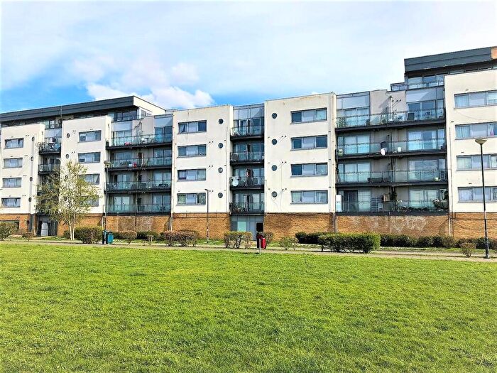 2 Bedroom Penthouse For Sale In Defence Close, Thamesmead, London, SE28