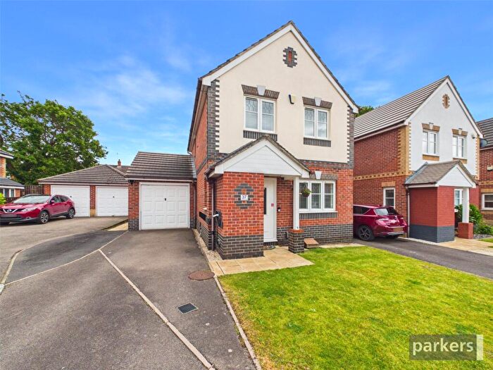 3 Bedroom Link Detached House For Sale In Amber Close, Earley, Reading, Berkshire, RG6