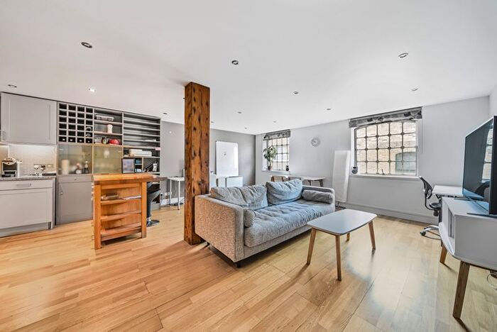 2 Bedroom Property To Rent In Maidstone Buildings Mews, London Bridge, London, SE1