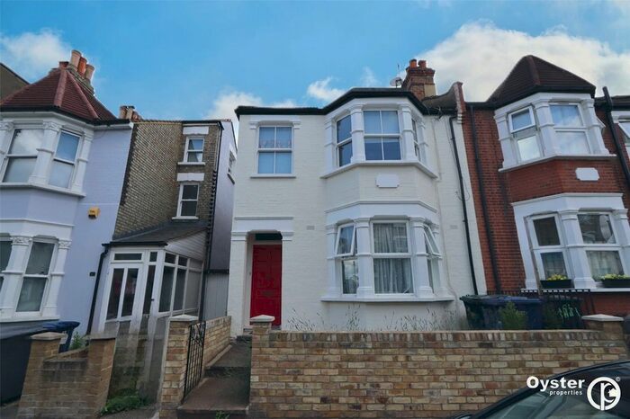 2 Bedroom Flat To Rent In Holly Park Road, London, N11
