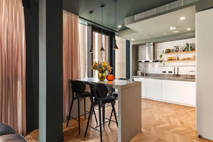 2 Bedroom Penthouse For Sale In Circus Road West, Battersea, SW11