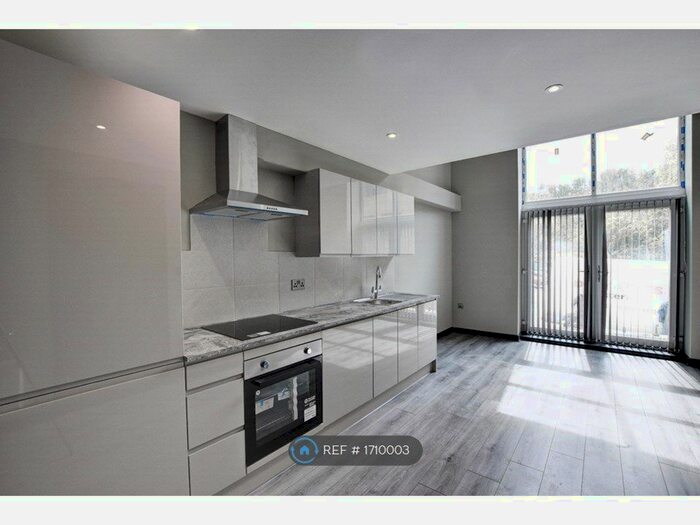 1 Bedroom Flat To Rent In Trinity Apartments, Leeds, LS13