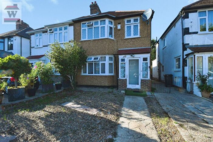 4 Bedroom Semi Detached House To Rent In The Drive, Isleworth, TW7